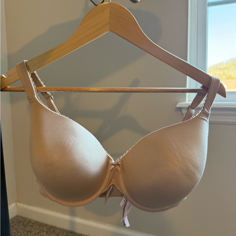 Victoria’s Secret 38DDD bra